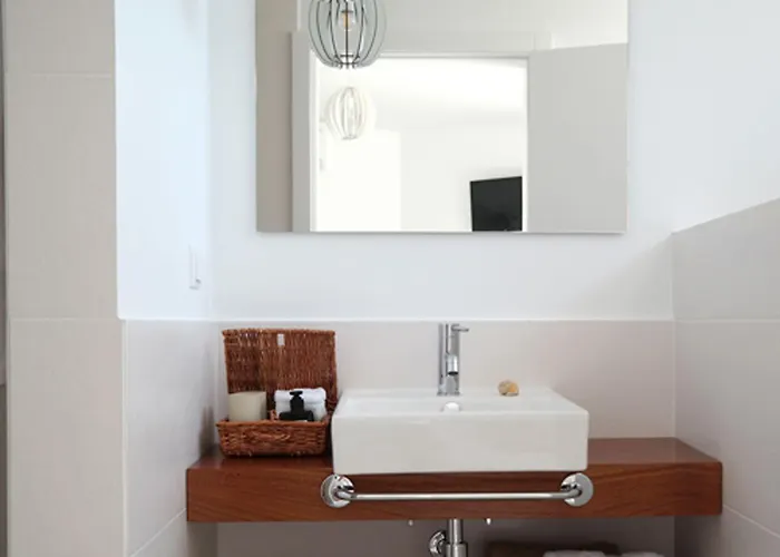 לינה וארוחת בוקר Quinta B. (adults Only) פונשל